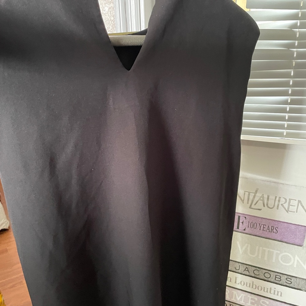 Chic Black Sleeveless Dress